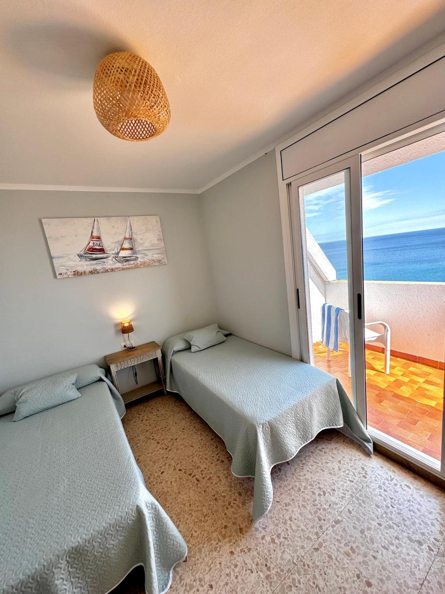 Charming Sea Front 3 Bedroom Apartment - Incredible Views! L'Ametlla de Mar Dış mekan fotoğraf